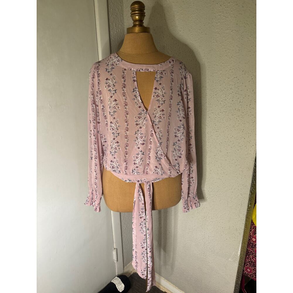 SOHO New York & Company Floral Pink Tie Front Top M Cottagecore Corporate Siren